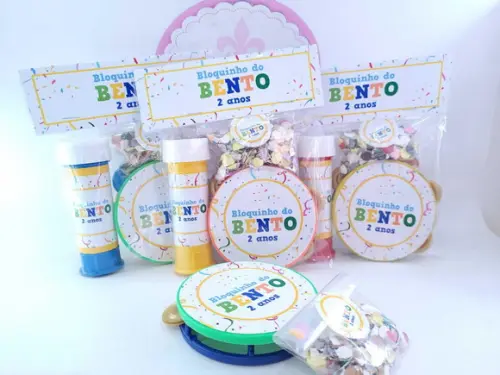 Kit de Carnaval Pandeiro Pequeno Bolha e Confetes Bloquinho