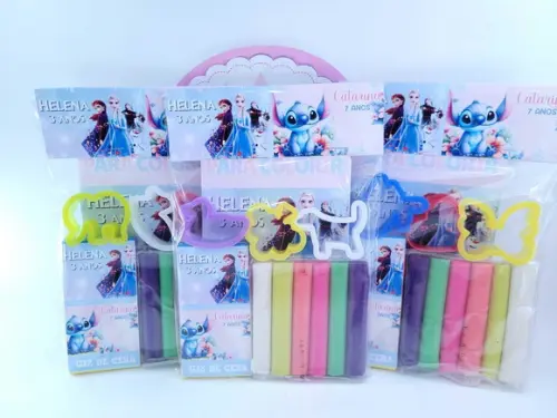 Kit de Colorir com Massinha Dois Temas Stitch e Frozen