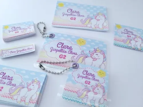 Kit de Etiquetas Escolares Unicórnio com Chaveiro Mochila