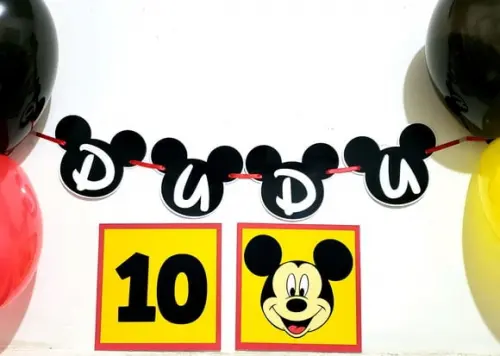 Kit de Parede Festa em Casa com Bandeirola e 2 Placas