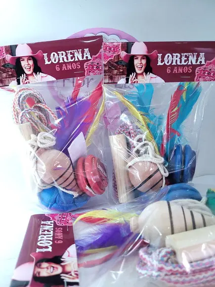 Kit Diversão Boiadeira Corda Peteca Ioio Pião Lembrancinha
