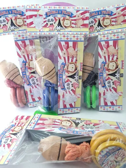 Kit Diversão Circo Vintage Pião Ioiô e Dominó Lembrancinha