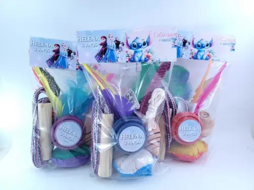 Kit Diversão Dois Temas Brinquedos Peteca Corda Ioiô e Pião