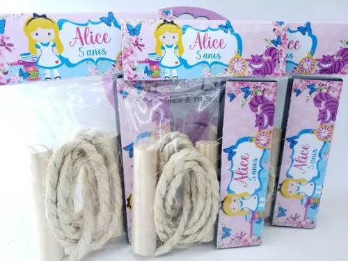 Kit Diversão Dominó e Corda Alice no País das Maravilhas