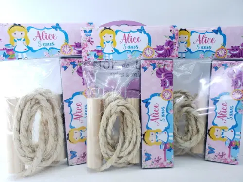 Kit Diversão Dominó e Corda Alice no País das Maravilhas