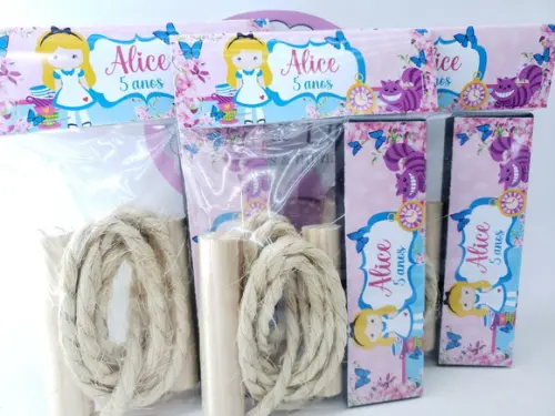 Kit Diversão Dominó e Corda Alice no País das Maravilhas