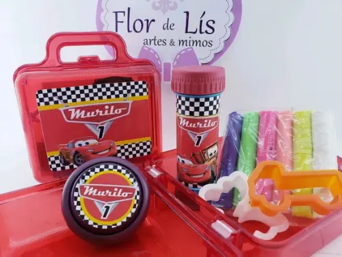 Kit Diversão na Maleta Carros