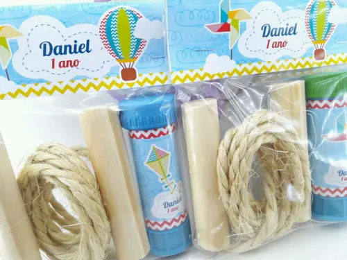 Kit Diversão Pipas e Cataventos Corda e Bolha de Sabão