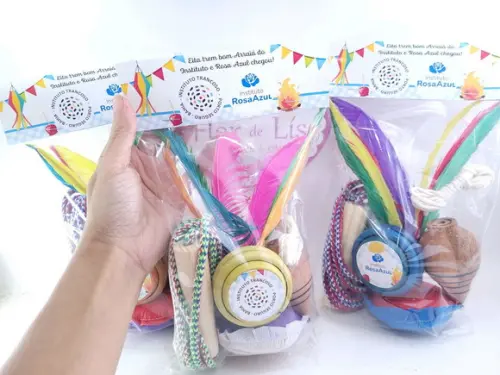 Kit Diversão Raíz Festa Junina Peteca Corda Ioiô e Pião