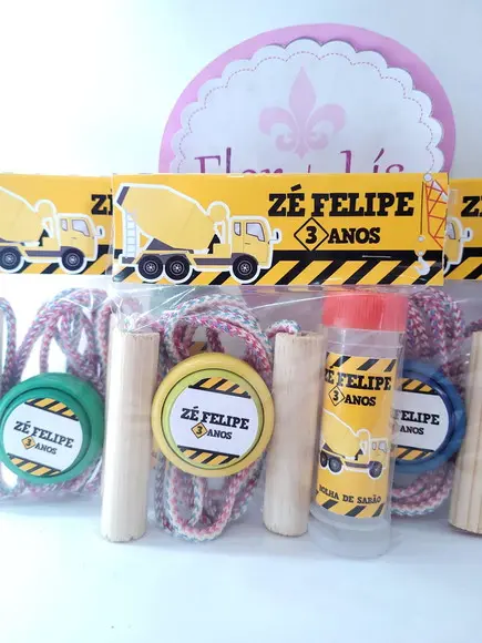 Kit Diversão Trator e Obras Corda Bolha e Ioiô