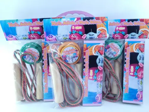 Kit Diversão Trolls Lembrancinha Dominó Corda e Ioiô