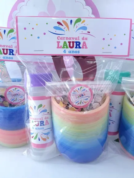 Kit Divertido Bloquinho de Carnaval com Máscara e Brinquedos