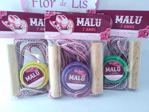 Kit Divertido Boiadeira Lembrancinha Corda e Ioiô