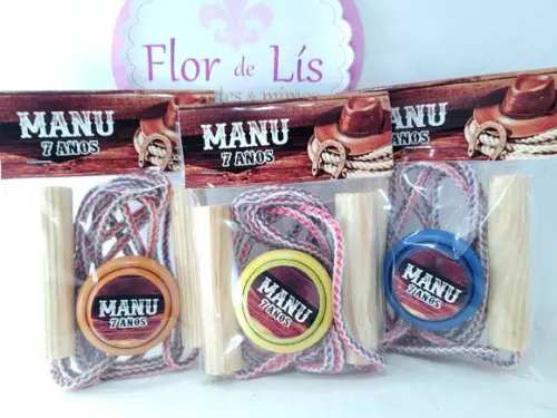 Kit Divertido Boiadeiro Lembrancinha Menino Pula Corda Ioiô