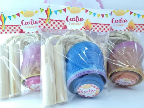 Kit Divertido Festa Junina com Mola Corda e Ioiô Arraiá