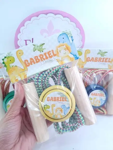 Kit Divertido Lembrancinha Dinossauro Baby Corda e Ioiô