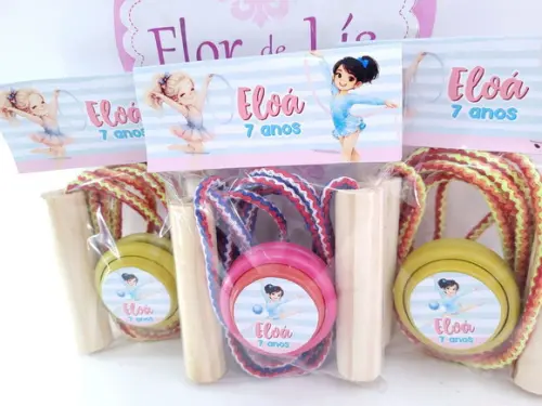 Kit Divertido Menina Ginástica Lembrancinha Corda e Ioiô
