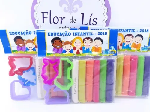 Massinha Personalizada com Cortadores Brinde Escolar Logo
