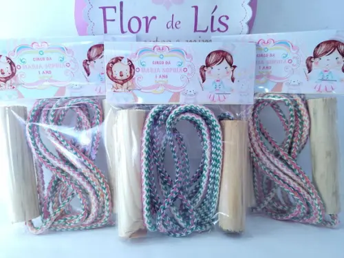 Pula Corda Circo Rosa Aquarela Menina