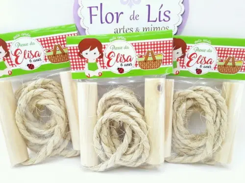 Pula Cordas Picnic Menina