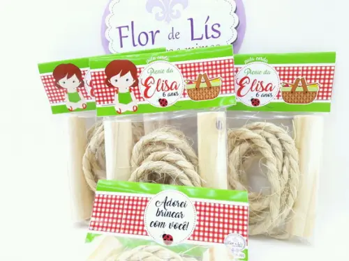 Pula Cordas Picnic Menina