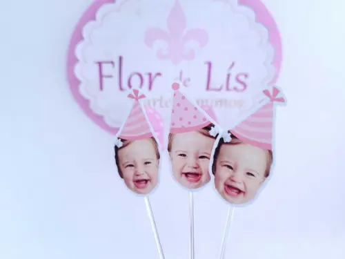 Topper de Doce Rostinho Bebê Menina com Foto e Chapeuzinho