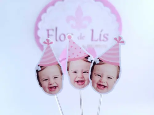 Topper de Doce Rostinho Bebê Menina com Foto e Chapeuzinho