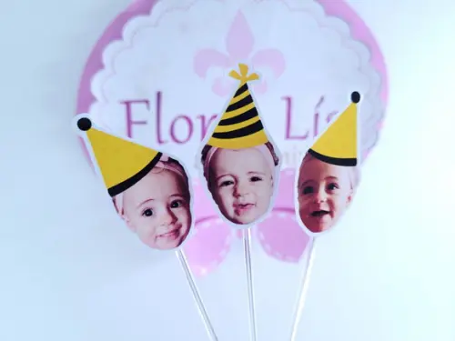Topper de Doces Rostinho Abelha com Foto e Chapeuzinho