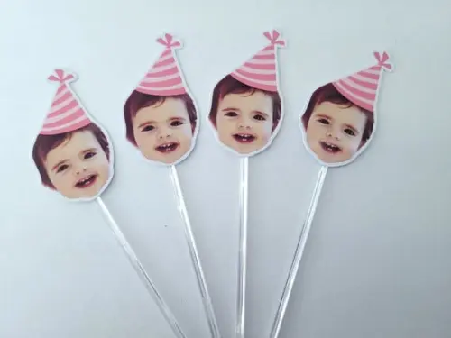 Topper de Docinho Rostinho do Bebê com Foto e Chapeuzinho