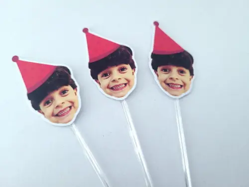 Topper de Docinho Rostinho do Bebê com Foto e Chapeuzinho