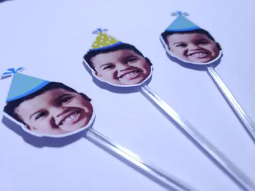 Topper de Docinho Rostinho do Bebê com Foto e Chapeuzinho