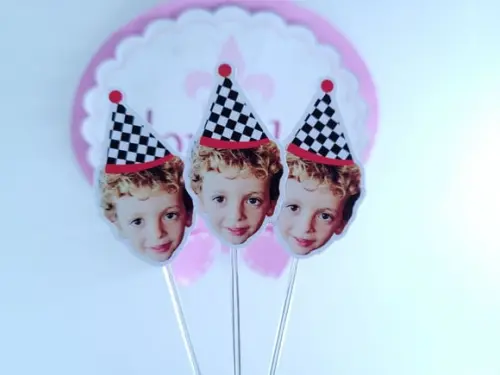 Topper de Docinho Rostinho Festa Carros com Foto Chapeuzinho