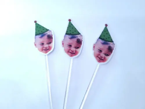 Topper de Docinho Rosto do Bebê com Foto Echapeuzinho Verde