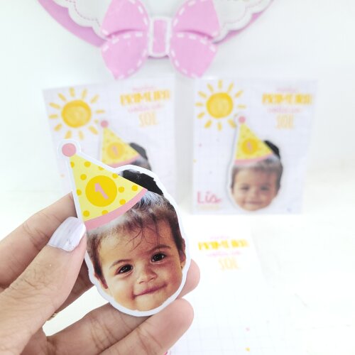 Lembrancinha Imã de Geladeira Personalizado Raio de Sol Menina Rostinho Aniversário Infantil