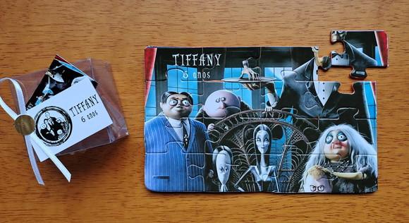 Lembrancinha Personalizada Quebra Cabeça Família Addams