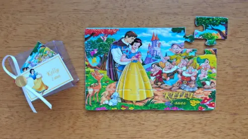 Lembrancinha Personalizada Quebra Cabeça Branca de Neve