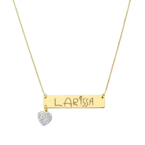 Colar placa com nome manuscrito e pingente de coração