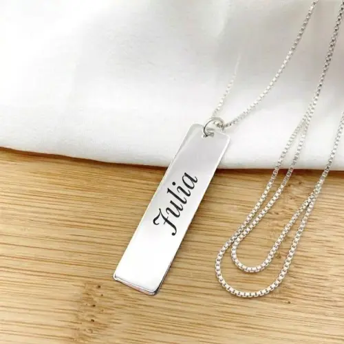 Colar Placa Vertical Banho de Prata 925