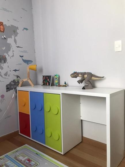 Mesa de Estudos Infantil com Armário Organizador Lego 1,45m