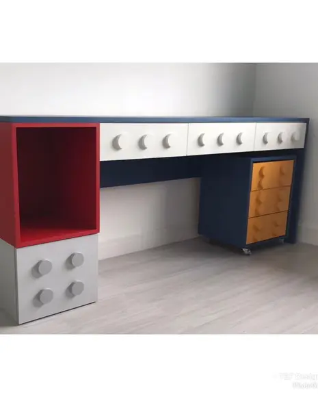 Mesa Infantil/Juvenil Lego 1,80m com Gaveteiro Móvel e Nichos em MDF