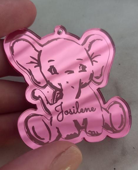 Chaveiro Elefantinha em Acrílico Espelhado Rosa