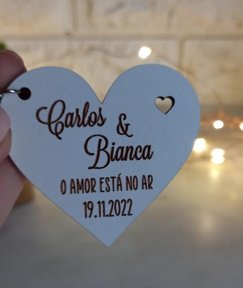 Lembrancinha / Chaveiro para Casamento | o Amor Está no Ar