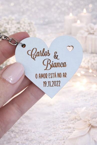 Lembrancinha / Chaveiro para Casamento | o Amor Está no Ar