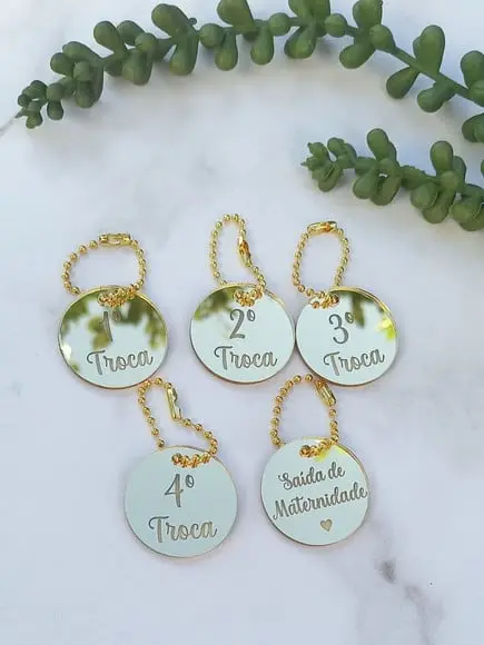 Kit Plaquinhas Troca e Saída Maternidade em Acrílico Dourado