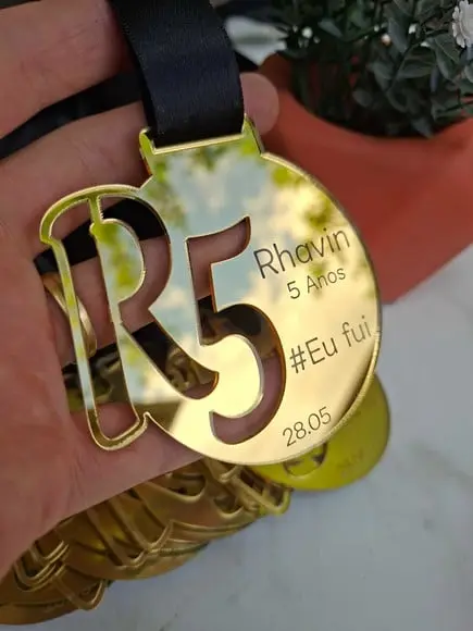 Lembrança de Aniversário Medalha Personalizada