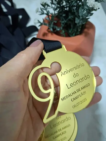 Lembrança de Aniversário Medalha Personalizada