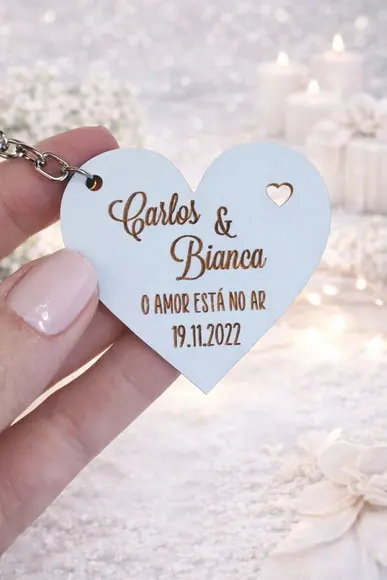 Lembrancinha / Chaveiro para Casamento | o Amor Está no Ar