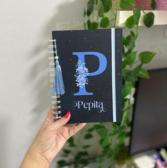 Caderno Pautado A5 Inicial Floral Azul