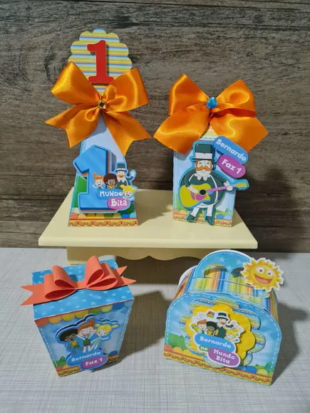 Kit 40 Personalizados Mundo Bita