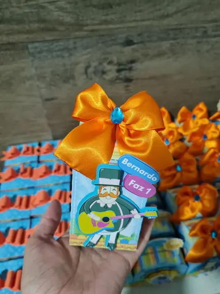 Kit 40 Personalizados Mundo Bita